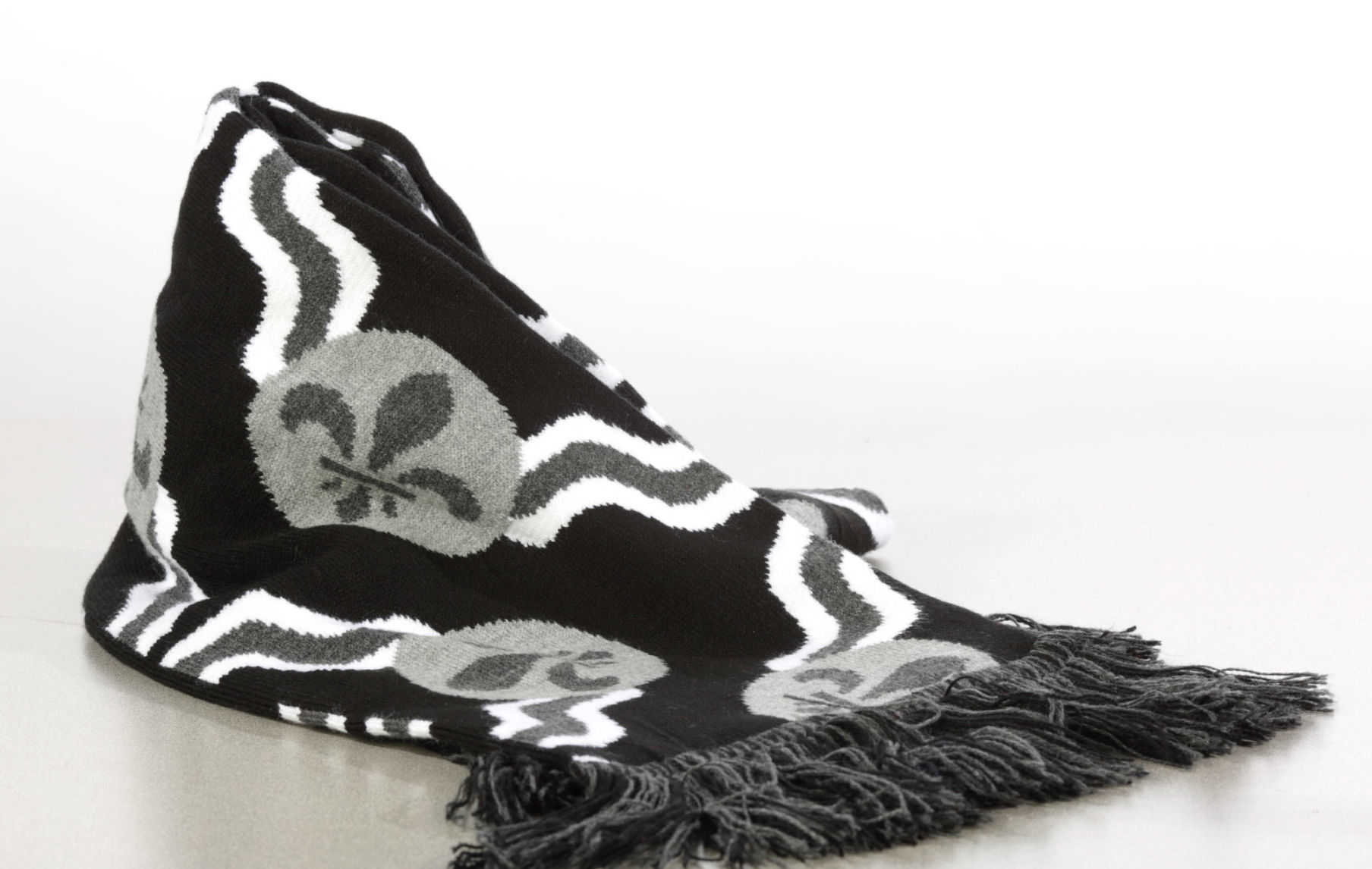 St. Louis flag knit scarf
